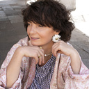 Pozłacany pierścionek z naturalnym kwiatem kocianki. W STRONĘ SŁOŃCA