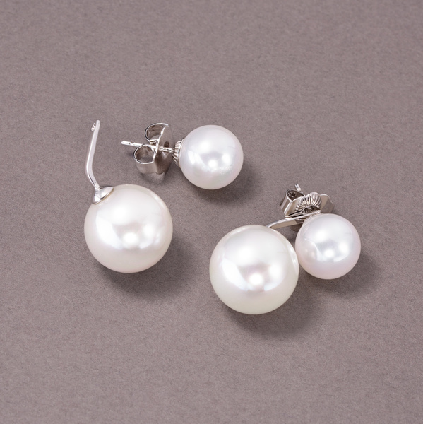 Posrebrzane kolczyki z białymi szklanymi perłami Majorka. TWÓJ WYBÓR