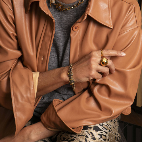 Otwarta pozłacana obrączka w kolorze Vintage Gold. PLUS MINUS