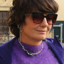 Posrebrzany naszyjnik na łańcuchach z kryształkami. ZAPĘTLONY CZAS