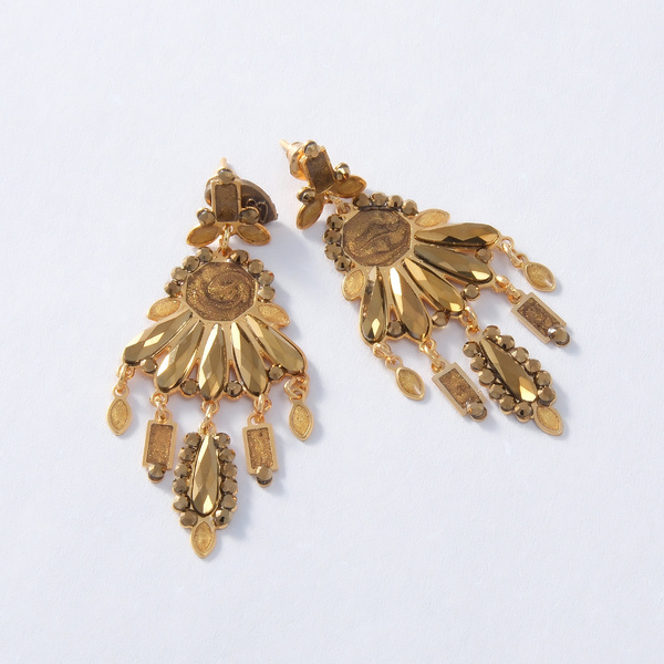 Kolczyki ze złotymi płatkami, kryształkami i zawieszkami. UROK BAROKU