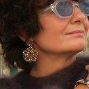 Pozłacane kolczyki kwiaty z kryształami w tonie szampana. GIARDINO DI SENSI