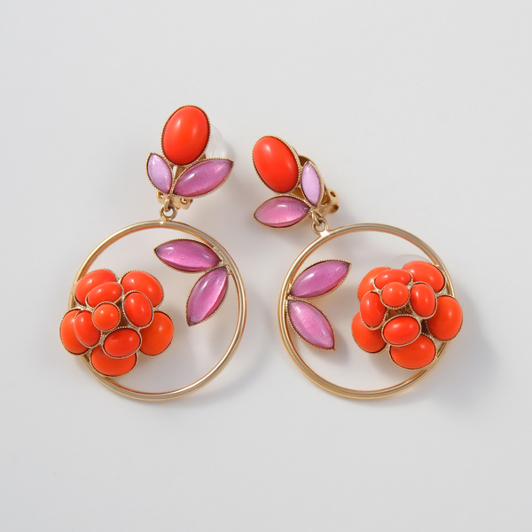 Wiszące kolczyki z motywem liści i kwiatów z kamieni. KWIATOWY RAJ