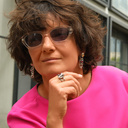 Posrebrzany pierścionek w formie kwiatu z kryształami. GWIEZDNY KWIAT