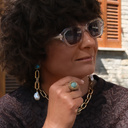 Pierścionek z turkusowym oczkiem w oprawie z łańcuszków. LAURA